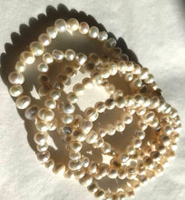 Load image into Gallery viewer, Pearl Gemstone Bracelet
